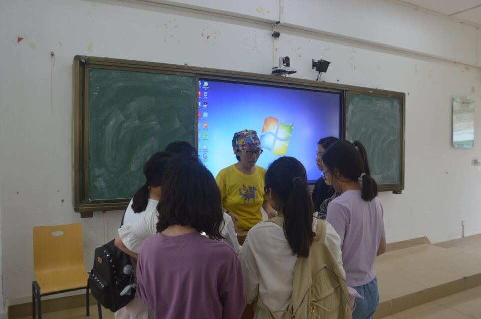 青年之声•教育与心理学院《松鼠学堂在海南的自然教育实践》讲座