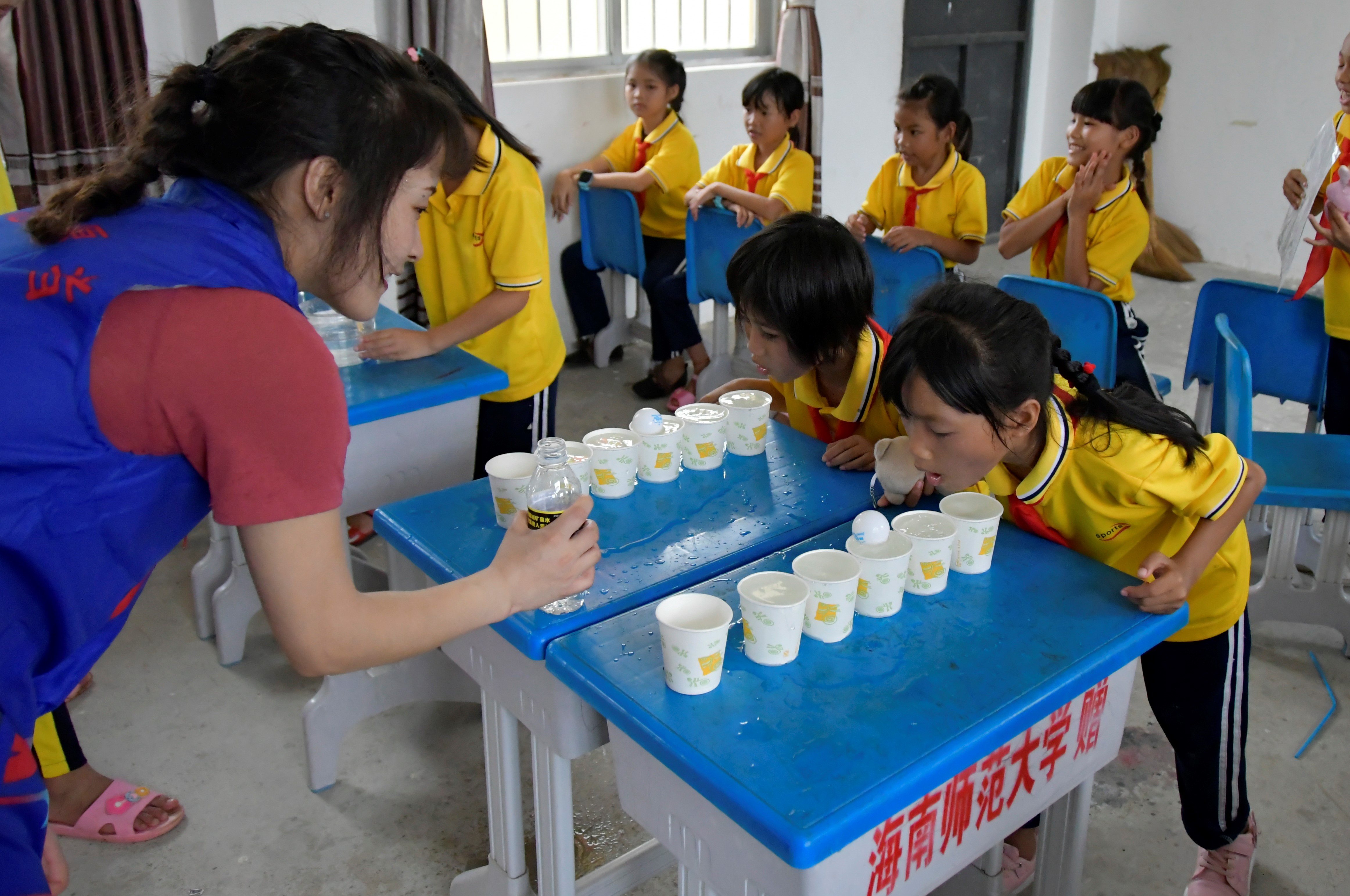 校团组织大学生赴陵水开展教育扶贫志愿公益活动