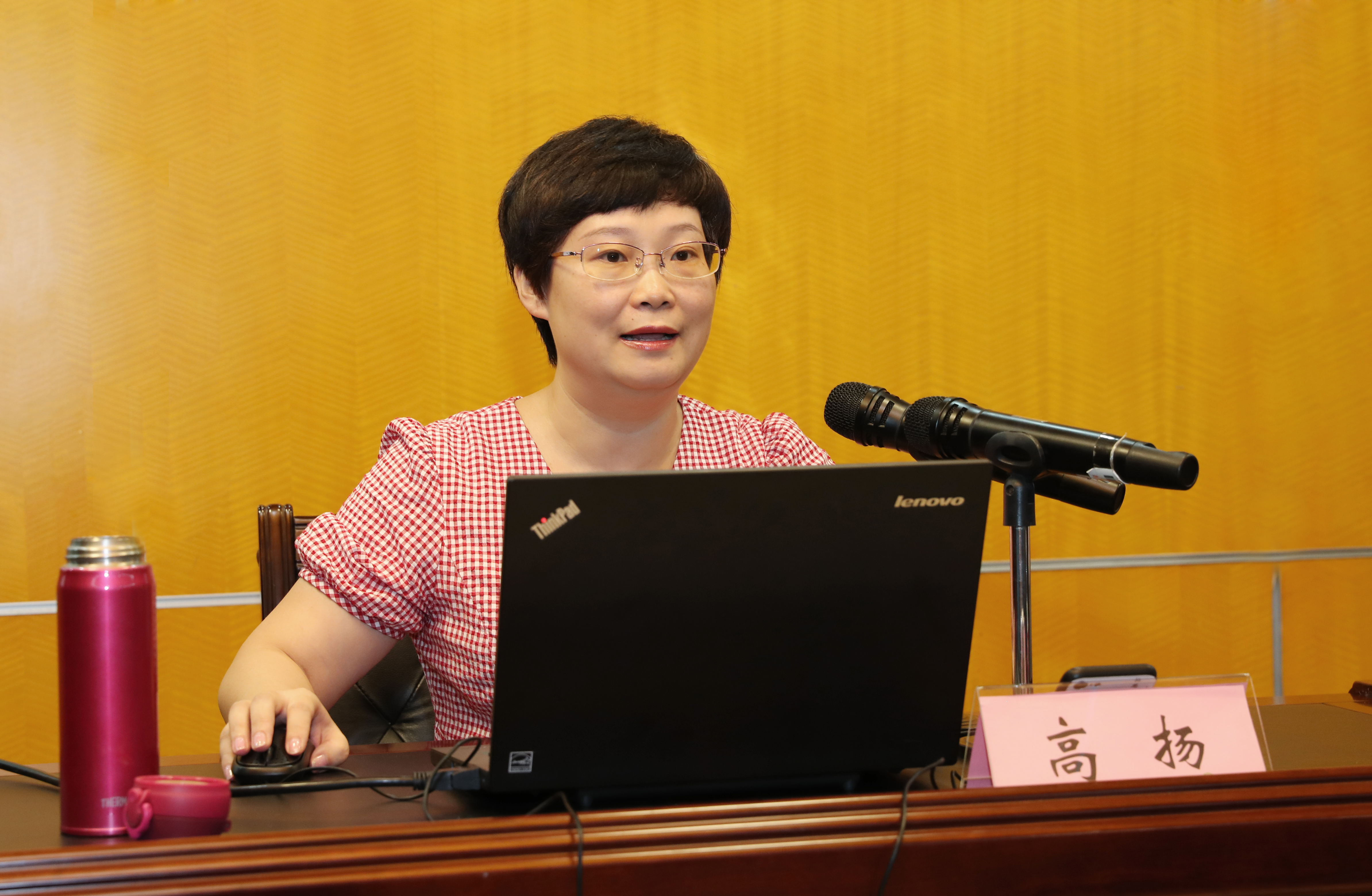 我校召开民族宗教工作专题讲座 